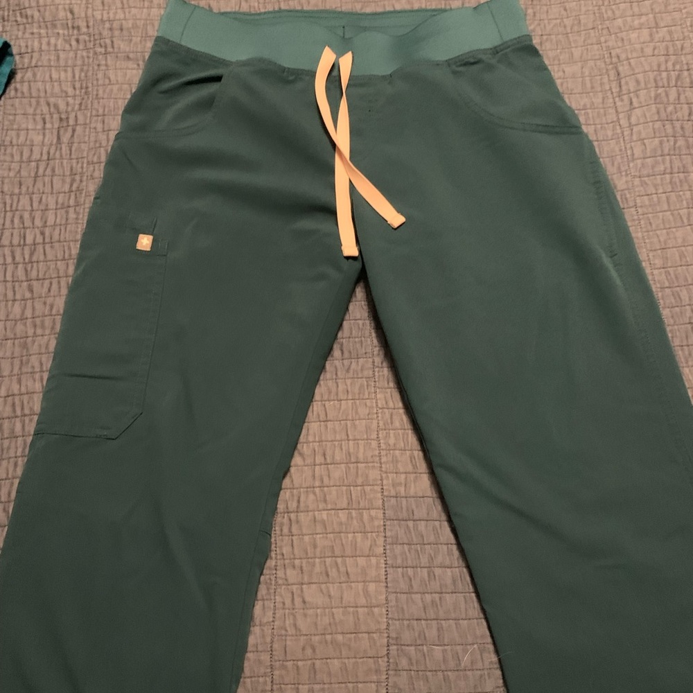 Figs Kade Cargo Scrub Pants